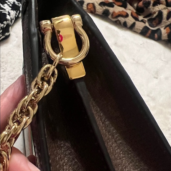 Gucci Beige and Brown GG Supreme Pouch - Picture 4 of 5